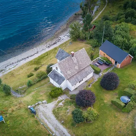 Med Badestamp Lavik (Sogn og Fjordane)